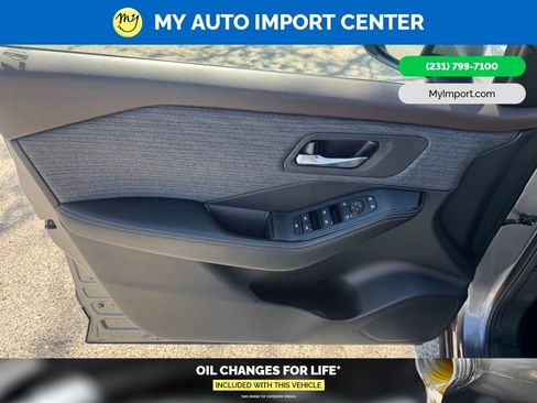 Used 2023 Nissan Rogue SV AWD/4WD image 9