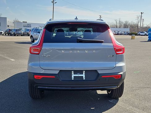 New 2026 Volvo XC40 B5 Plus w/ Climate Package image 5