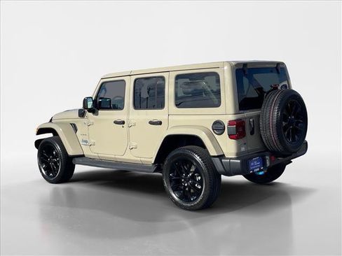 Used 2022 Jeep Wrangler Unlimited Sahara w/ Cold Weather Group image 4