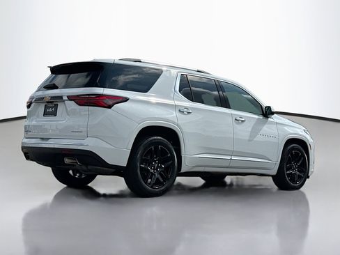 Used 2023 Chevrolet Traverse Premier AWD/4WD image 2