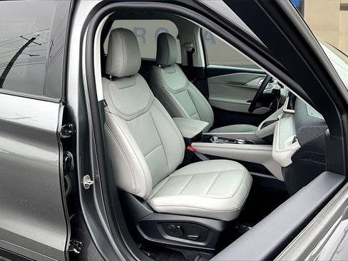 New 2026 Ford Explorer Active w/ Active Comfort Package image 11