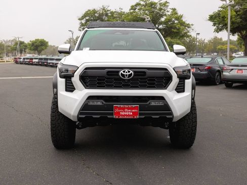 Certified 2025 Toyota Tacoma TRD Off-Road w/ TRD Off Road Premium Package AWD/4WD image 2