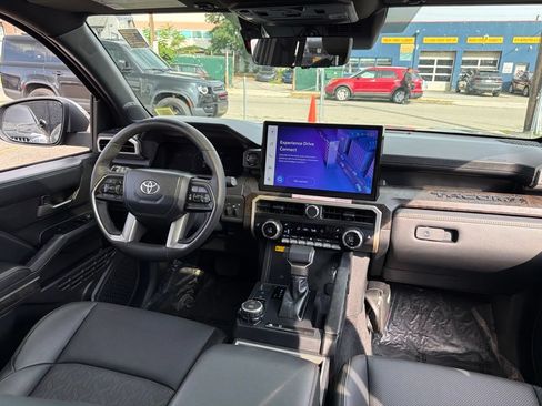 Used 2024 Toyota Tacoma Limited AWD/4WD image 22
