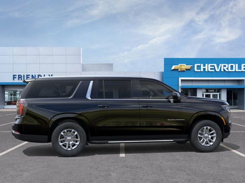 New 2026 Chevrolet Suburban LT image 5