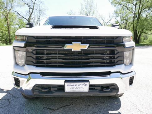 Used 2024 Chevrolet Silverado 2500 W/T w/ WT Convenience Package AWD/4WD image 3