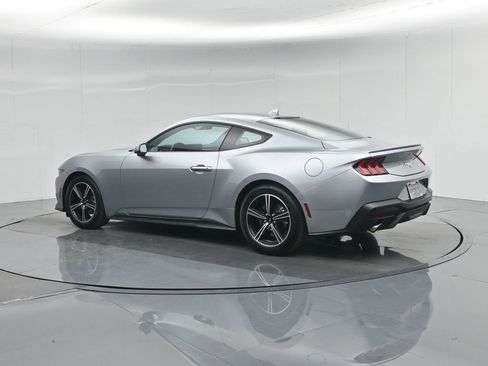 Used 2025 Ford Mustang Premium image 7