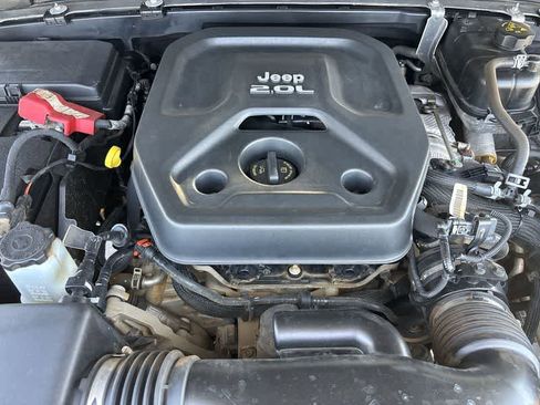 Used 2020 Jeep Wrangler Unlimited Sahara image 13