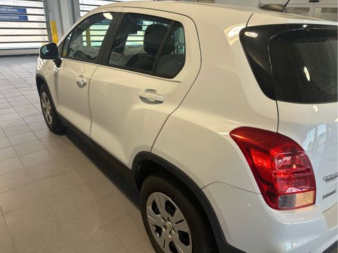 Used 2017 Chevrolet Trax LS image 5