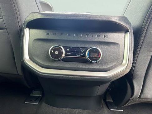 Certified 2025 Ford Expedition Active AWD/4WD image 22