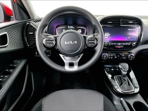 Used 2024 Kia Soul S FWD image 6