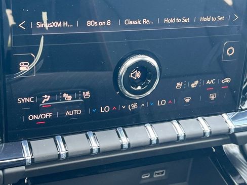 New 2026 GMC Yukon XL AT4 w/ AT4 Premium Plus Package AWD/4WD image 20