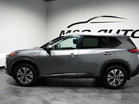 Used 2021 Nissan Rogue SV w/ Premium Package image 4