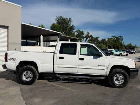 Used 2004 Chevrolet Silverado 2500 LT w/ Heavy-Duty Power Package AWD/4WD image 5
