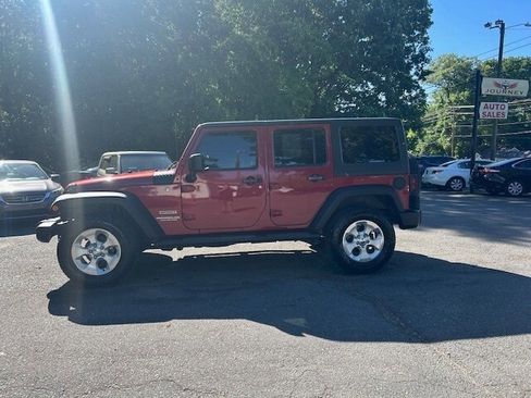 Used 2013 Jeep Wrangler Unlimited Sport AWD/4WD image 2