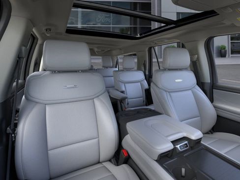 New 2025 Ford Expedition Max Platinum w/ Driver's Package image 10