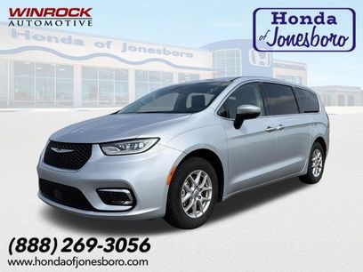 Used 2023 Chrysler Pacifica Touring-L