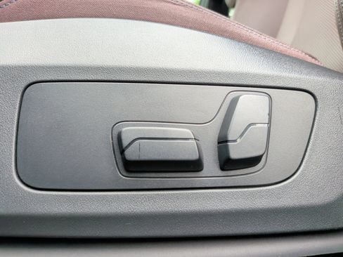 Certified 2023 BMW X1 xDrive28i w/ Premium Package image 28