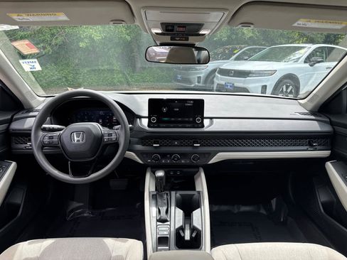 Used 2024 Honda Accord EX image 31