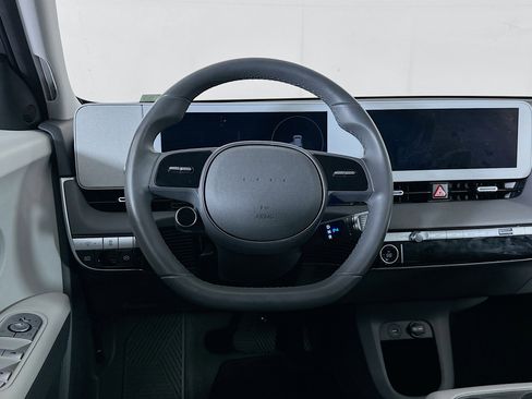 Used 2024 Hyundai Ioniq 5 SE RWD image 18