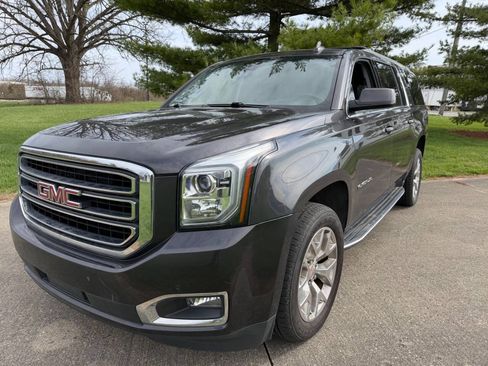 Used 2016 GMC Yukon XL SLT w/ Open Road Package image 1