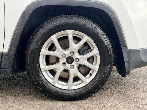 Used 2017 Jeep Cherokee Latitude image 22