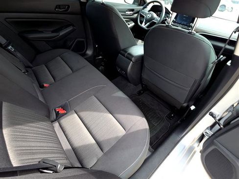 Used 2024 Nissan Altima 2.5 SV FWD image 18