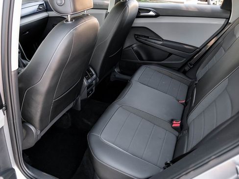 Used 2022 Volkswagen Taos SE image 51