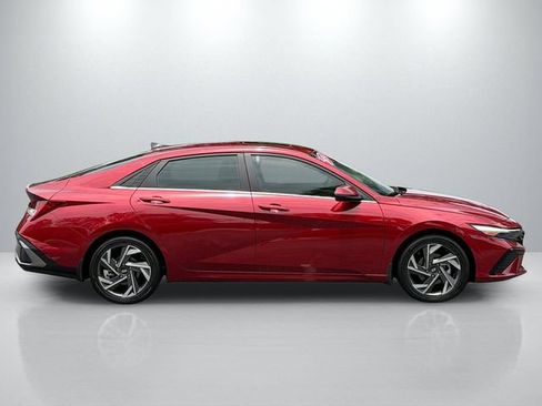 Used 2024 Hyundai Elantra Limited FWD image 8