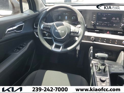 Used 2025 Kia Sportage LX FWD image 14