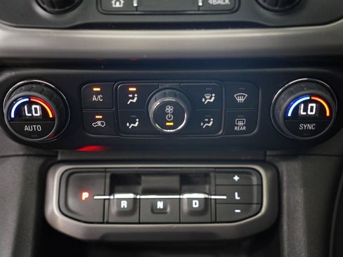 Used 2023 GMC Acadia AT4 AWD/4WD image 19