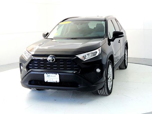 Certified 2020 Toyota RAV4 XLE Premium image 3