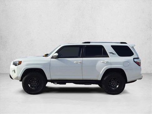 Used 2018 Toyota 4Runner TRD Off-Road Premium AWD/4WD image 9