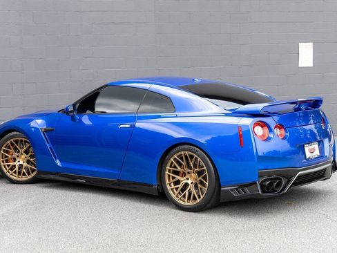 Used 2020 Nissan GT-R Premium AWD/4WD image 3