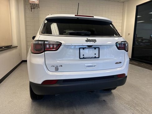 Used 2023 Jeep Compass Latitude image 40