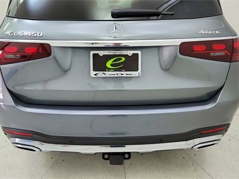 Used 2025 Mercedes-Benz GLS 450 4MATIC image 11