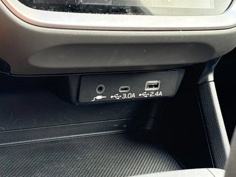 Used 2025 Subaru Crosstrek 2.5i Premium AWD/4WD image 17