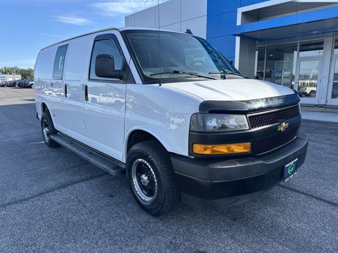 Certified 2019 Chevrolet Express 2500 RWD image 2
