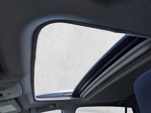 Used 2018 Toyota RAV4 XLE w/ Plus Extra Value Package FWD image 21