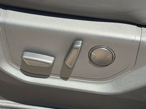 Used 2023 Ford Expedition XLT AWD/4WD image 17