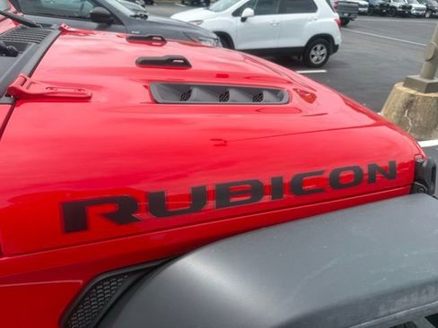 Used 2025 Jeep Wrangler Unlimited Rubicon AWD/4WD image 5