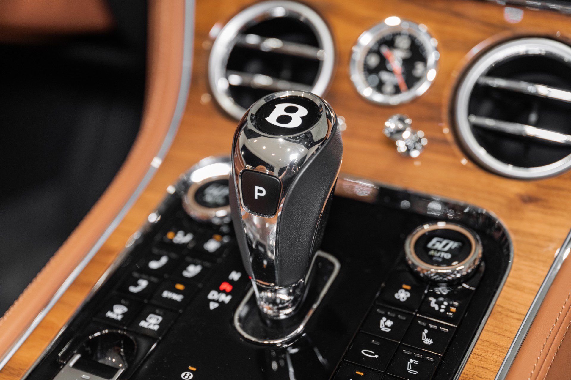 Certified 2024 Bentley Continental GT V8 AWD/4WD image 39