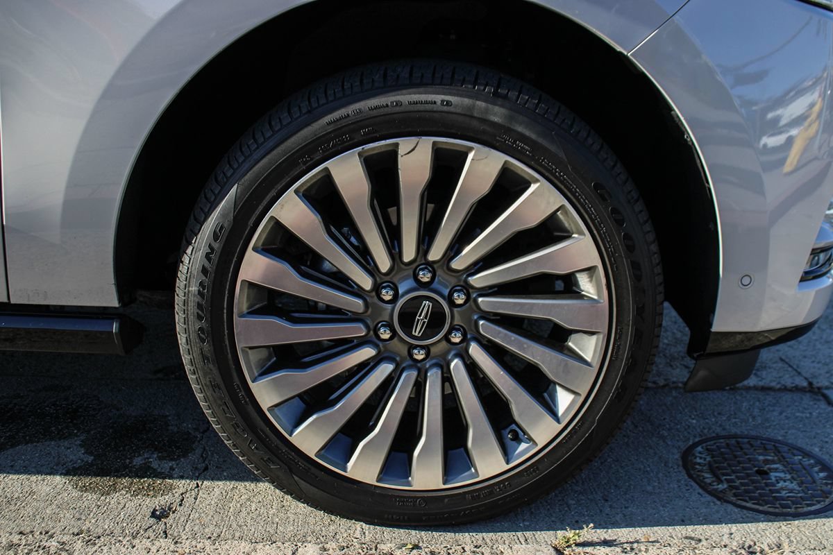 Used 2020 Lincoln Navigator L Reserve w/ Equipment Group 208A Reserve AWD/4WD image 44