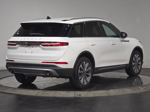 Used 2022 Lincoln Corsair Reserve image 10