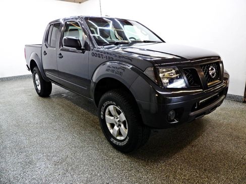 Used 2012 Nissan Frontier SV w/ SV Premium Utility Pkg AWD/4WD image 3