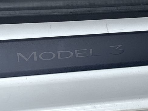 Used 2021 Tesla Model 3 Standard Range Plus image 10