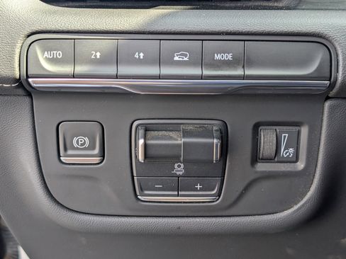 Used 2021 Cadillac Escalade ESV Premium Luxury w/ Performance Package image 25