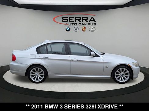 Used 2011 BMW 328i xDrive Sedan AWD/4WD image 13