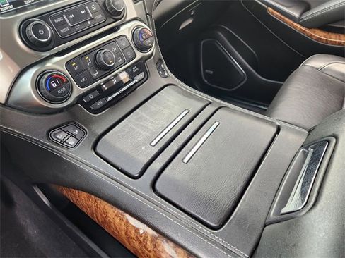 Used 2020 Chevrolet Suburban Premier image 17