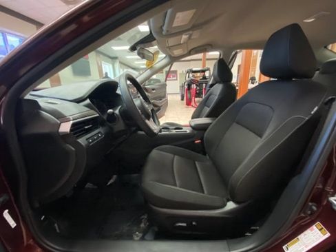 Used 2025 Nissan Altima 2.5 SV FWD image 12