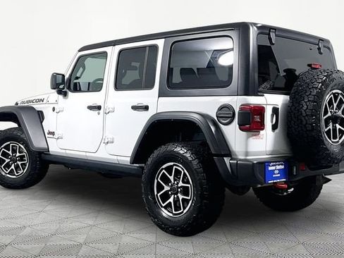 Used 2025 Jeep Wrangler Unlimited Rubicon AWD/4WD image 11